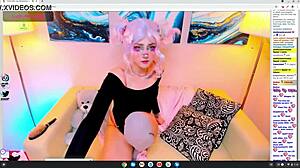 ¡Mascota de Cosplay Hentai Suplica Jugar Contigo!