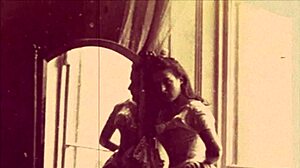 ヴィンテージドローイングがエロティックなアニメシーンをショー