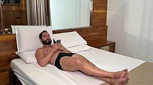 Fiz um pornô com a professora da academia