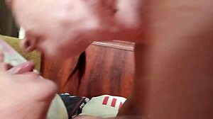 Hun ovenfra POV - ægtepars bryllupsnat med moden brud rider i vild anime action