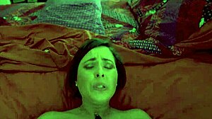 Føler Meg Så Het som Bruker Jul med Vennens Dampende Nærvær