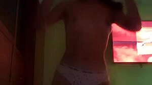 hey, mi cuñada films herself shaking that ass!