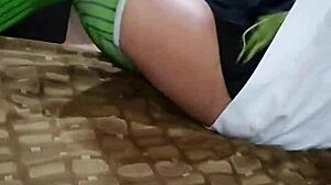 Mi amiga otaku gettin’ hot after con, oops.