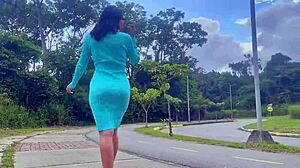 Mein Freund zerfickt mir den Arsch nach dem Spaziergang!