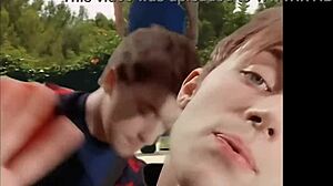 Fete și băieți futând sălbatic