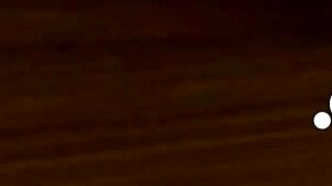 Ho visto Elise in quel peepshow, è così carina con gli occhi blu