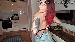 ハッピーニューイヤーアニメバルーン、フォローミー