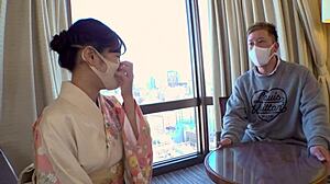 पार्ट 1: किमोनो के नीचे, सुपर ल्यूड फीमेल प्रेसिडेंट डिक को दबाती है और क्रीमपाई निगलती है!