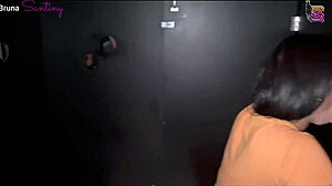 hey, esa putinha dando na rua pra rola enorme desconhecido... quer ver?