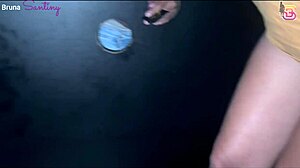 hey, esa putinha dando na rua pra rola enorme desconhecido... quer ver?