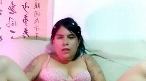 TE TOCARÍAS CONMIGO DANIELA? esta latina hentai puta se masturba y quiere anal