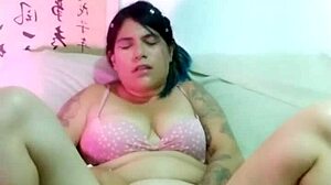 TE TOCARÍAS CONMIGO DANIELA? esta latina hentai puta se masturba y quiere anal