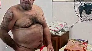 naughty 24yo blonde beds kind older men